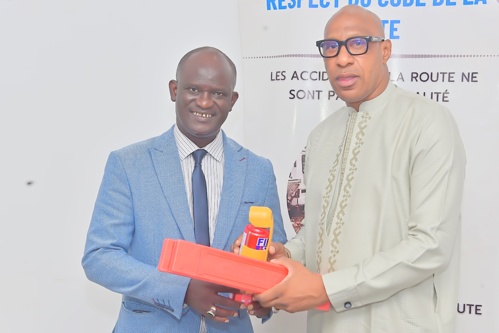 Dr Cheikh Dieng, Directeur général du FERA, en visite auprès des structures bénéficiaires